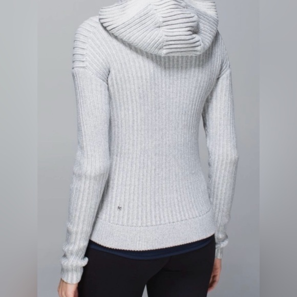 Lululemon Embrace Hoodie * Knit  Large (10/12) EUC - Picture 2 of 10
